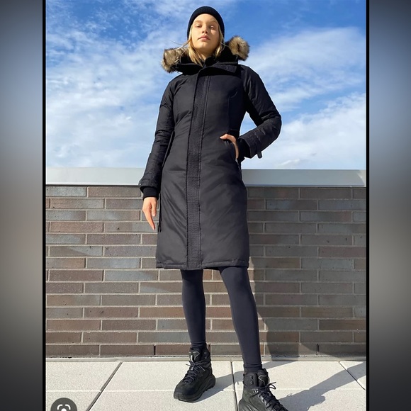 Aritzia Jackets & Blazers - Aritzia TNA Long Summit Parka